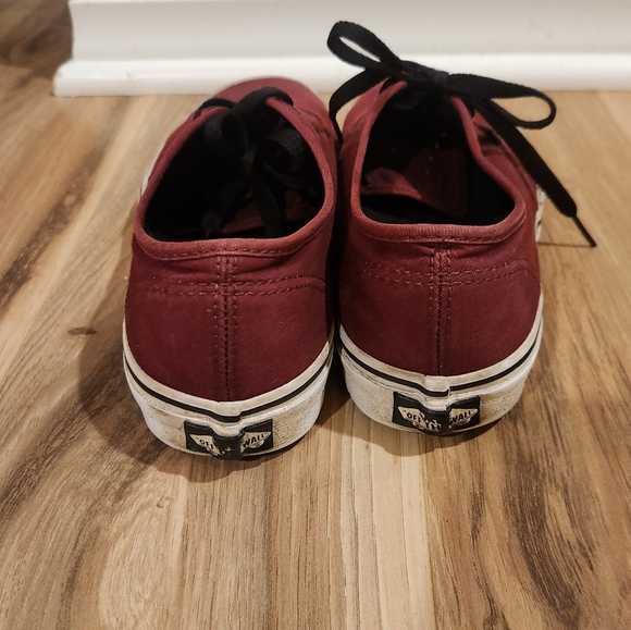 Vans burgundy low tops size 6.5 mens 8 womens - Picture 2 of 4